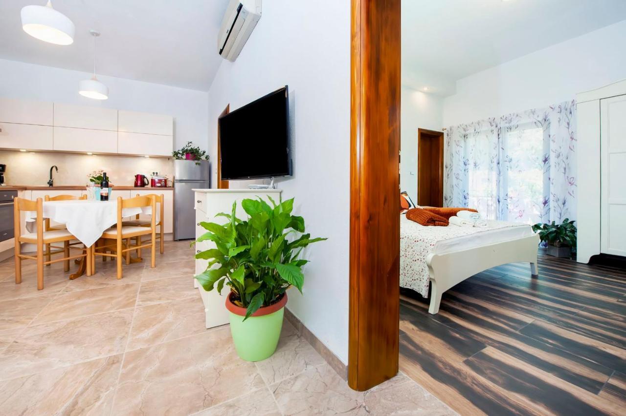 Apartments Karmen Rovinj Extérieur photo