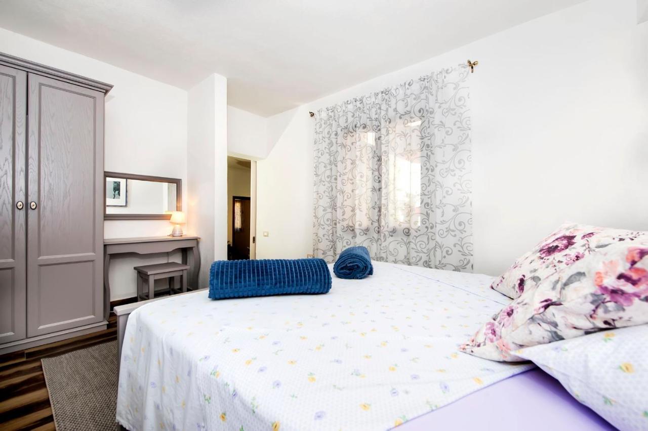 Apartments Karmen Rovinj Extérieur photo