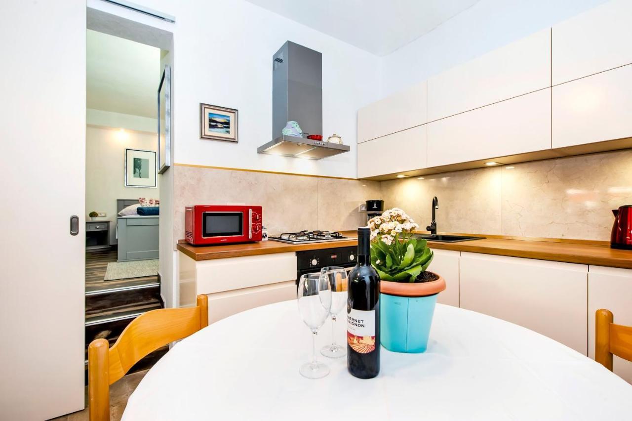 Apartments Karmen Rovinj Extérieur photo