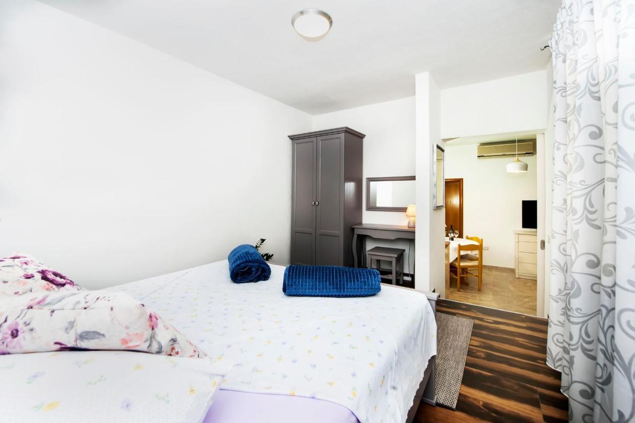 Apartments Karmen Rovinj Extérieur photo
