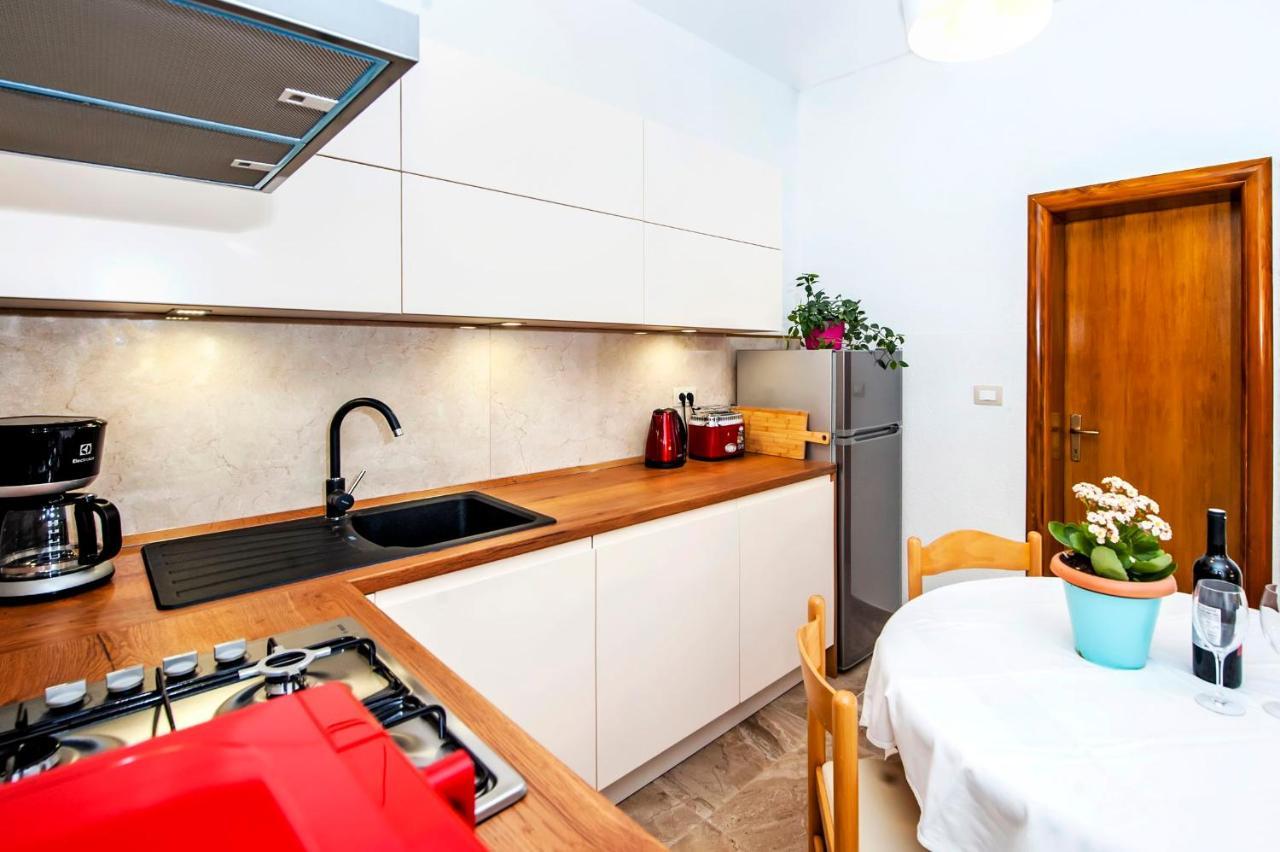 Apartments Karmen Rovinj Extérieur photo