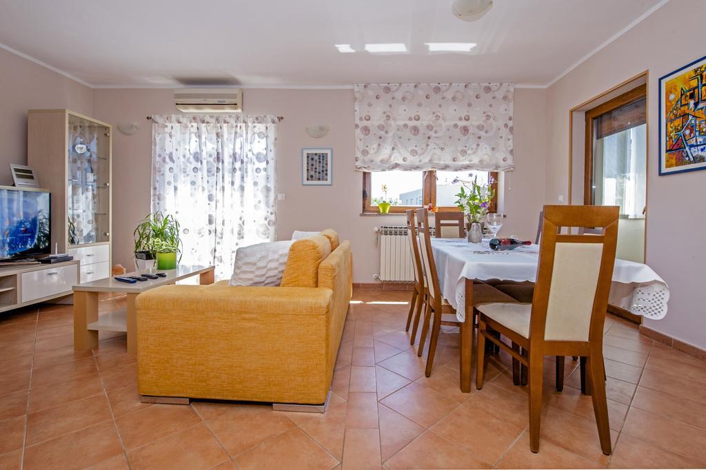 Apartments Karmen Rovinj Extérieur photo