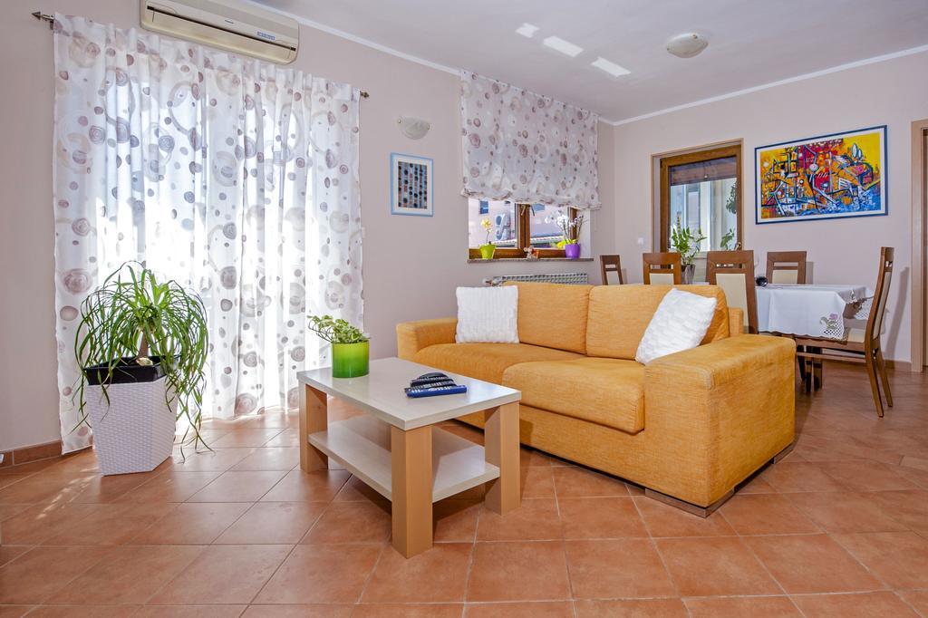 Apartments Karmen Rovinj Extérieur photo