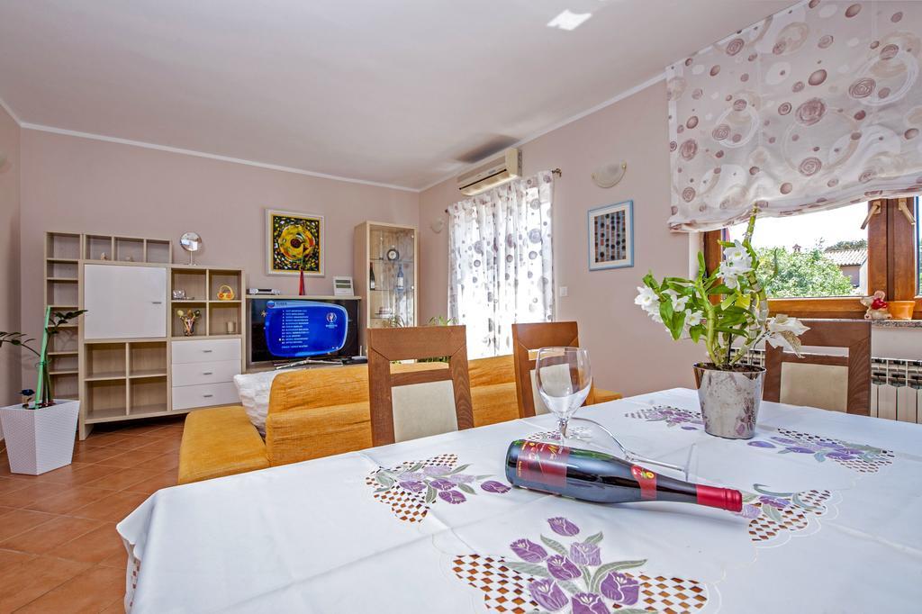 Apartments Karmen Rovinj Extérieur photo