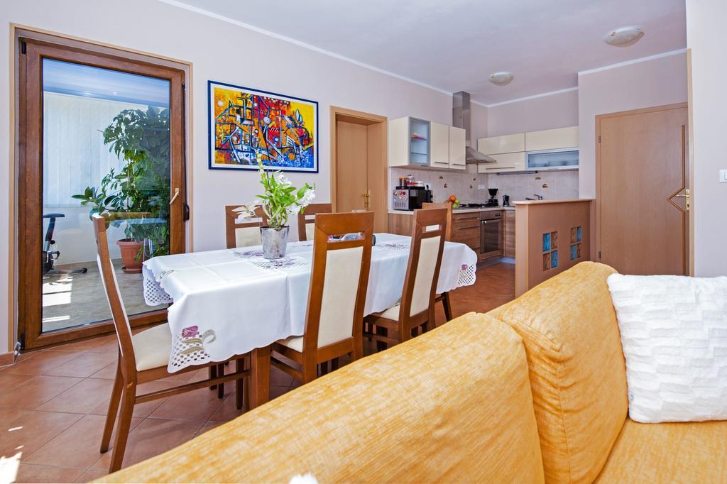 Apartments Karmen Rovinj Extérieur photo